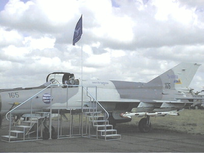 mig21_2.jpg (33047 bytes)