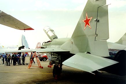 mig29ubt_3.jpg (23042 bytes)